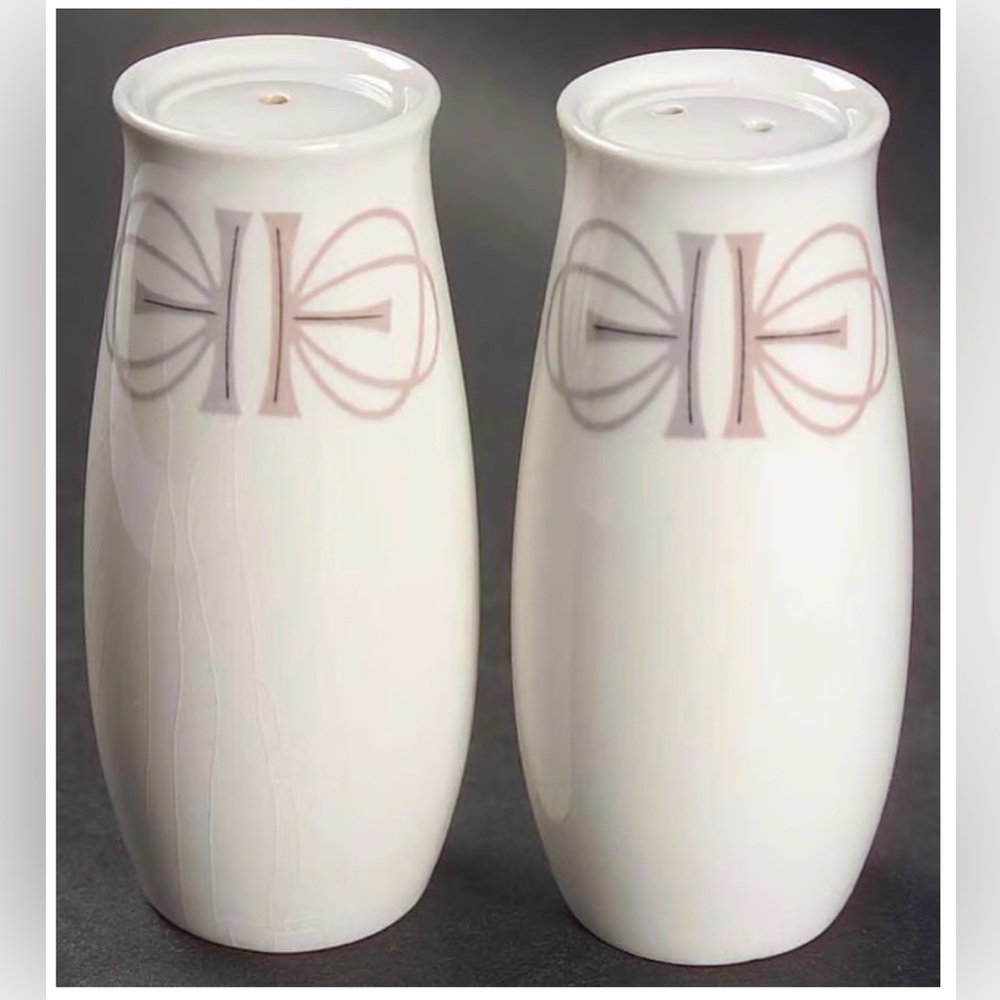 Vintage MCM Franciscan Merry Go Round Salt &‎ Pepper Shakers